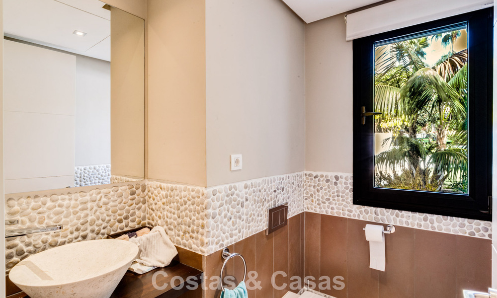 Prachtige, moderne, mediterrane villa te koop in een beveiligd exclusief complex op de Golden Mile van Marbella 784288