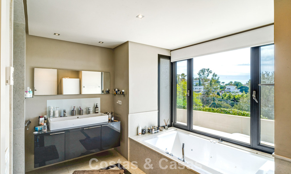 Prachtige, moderne, mediterrane villa te koop in een beveiligd exclusief complex op de Golden Mile van Marbella 784302