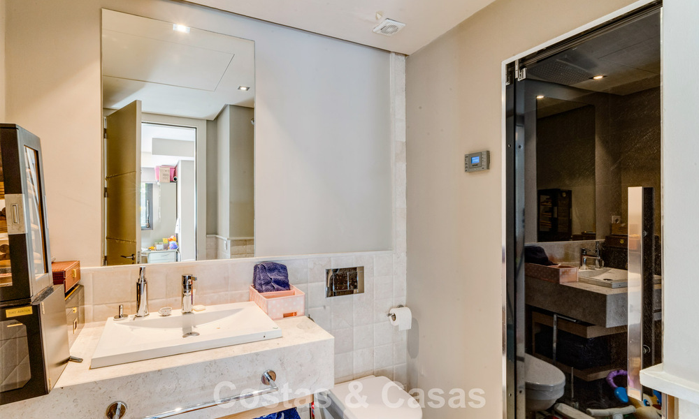 Prachtige, moderne, mediterrane villa te koop in een beveiligd exclusief complex op de Golden Mile van Marbella 784311