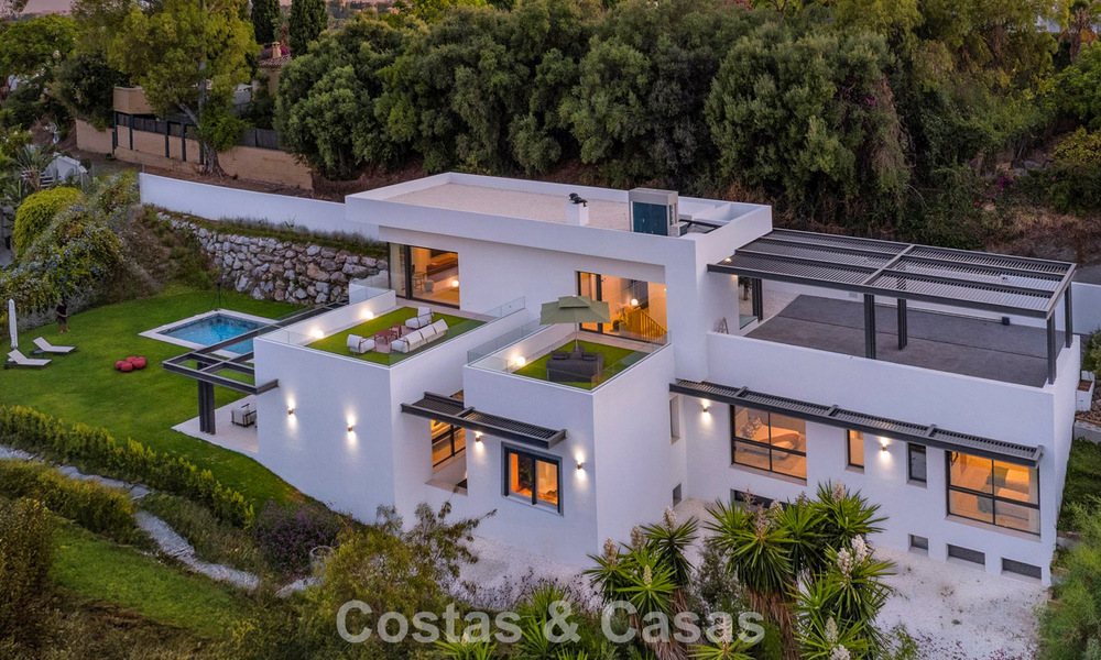 Contemporaine luxevilla te koop in de groene heuvels nabij San Pedro in Marbella - Benahavis 784348