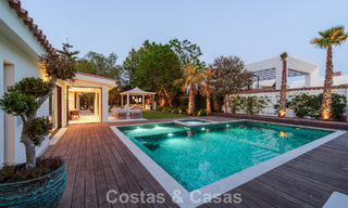 Exclusieve, gelijkvloerse villa te koop op een steenworp van het strand en voorzieningen in San Pedro en Puerto Banus, Marbella 784424 