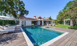 Exclusieve, gelijkvloerse villa te koop op een steenworp van het strand en voorzieningen in San Pedro en Puerto Banus, Marbella 784471 