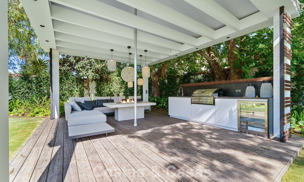 Exclusieve, gelijkvloerse villa te koop op een steenworp van het strand en voorzieningen in San Pedro en Puerto Banus, Marbella 784472