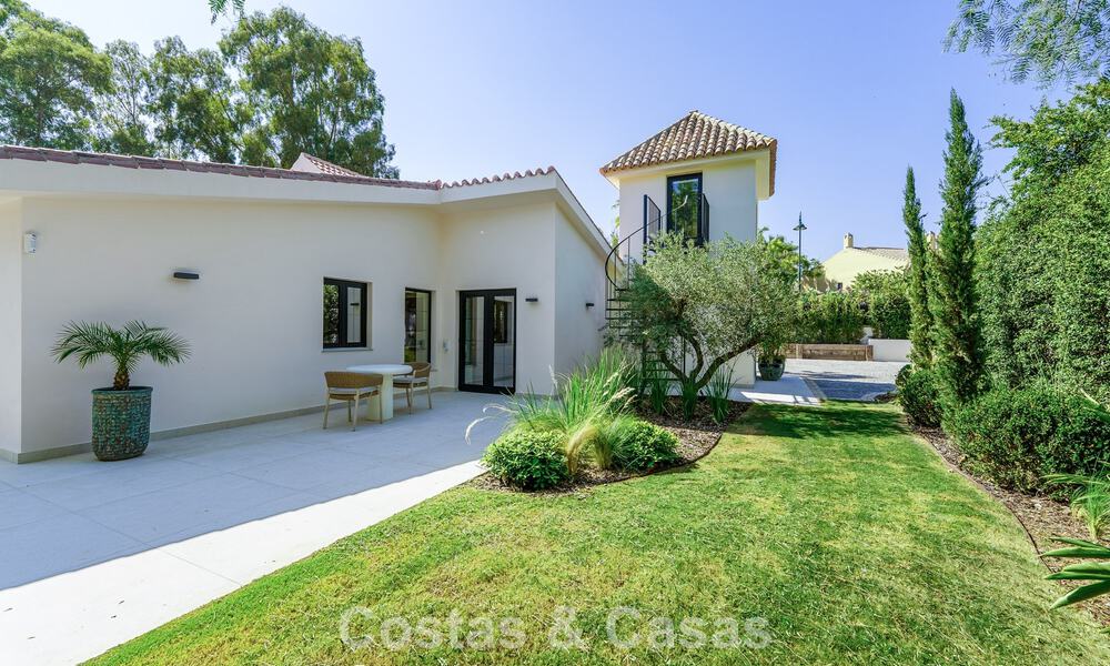 Exclusieve, gelijkvloerse villa te koop op een steenworp van het strand en voorzieningen in San Pedro en Puerto Banus, Marbella 784475
