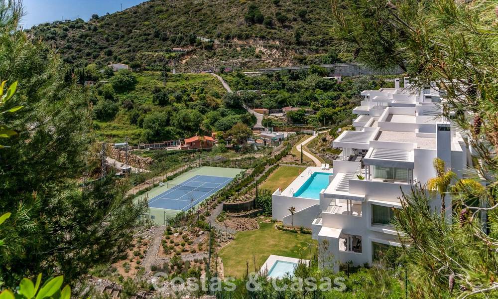 Contemporain luxe appartement met zeezicht te koop in een boutique complex nabij Marbella stad 784582