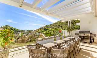 Contemporain luxe appartement met zeezicht te koop in een boutique complex nabij Marbella stad 784588 