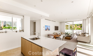 Contemporain luxe appartement met zeezicht te koop in een boutique complex nabij Marbella stad 784591 