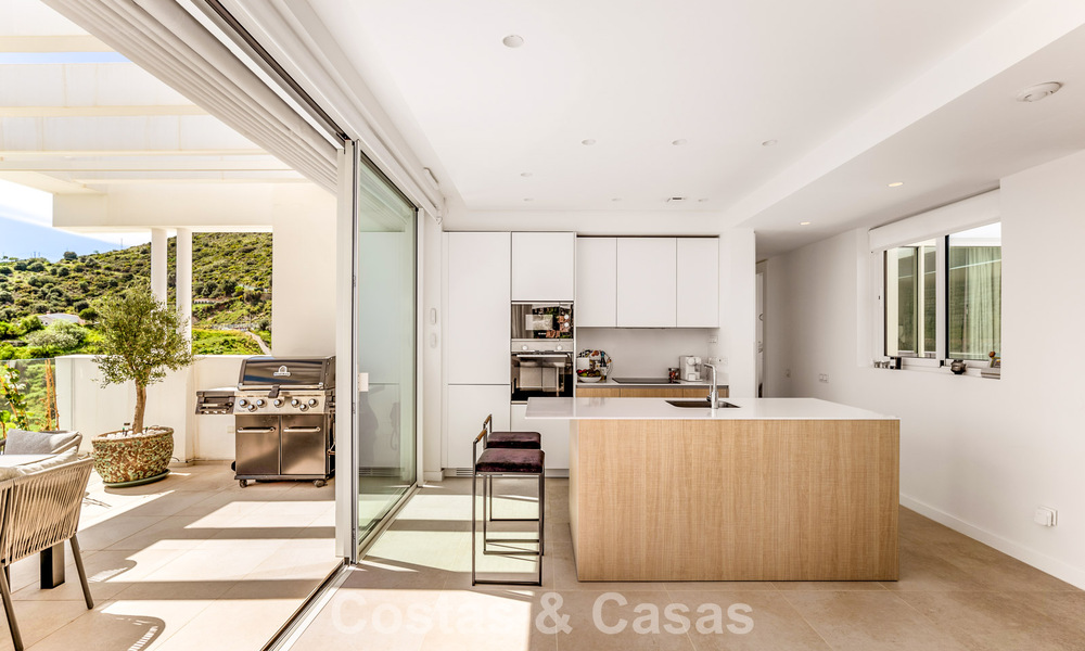 Contemporain luxe appartement met zeezicht te koop in een boutique complex nabij Marbella stad 784592