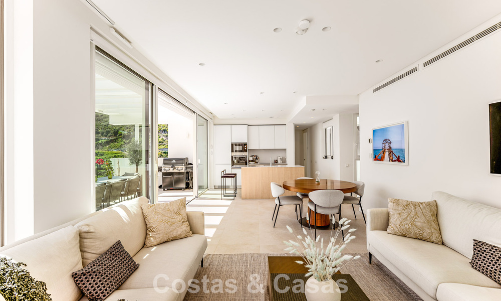 Contemporain luxe appartement met zeezicht te koop in een boutique complex nabij Marbella stad 784593