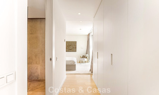 Contemporain luxe appartement met zeezicht te koop in een boutique complex nabij Marbella stad 784601 