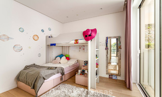 Contemporain luxe appartement met zeezicht te koop in een boutique complex nabij Marbella stad 784604 