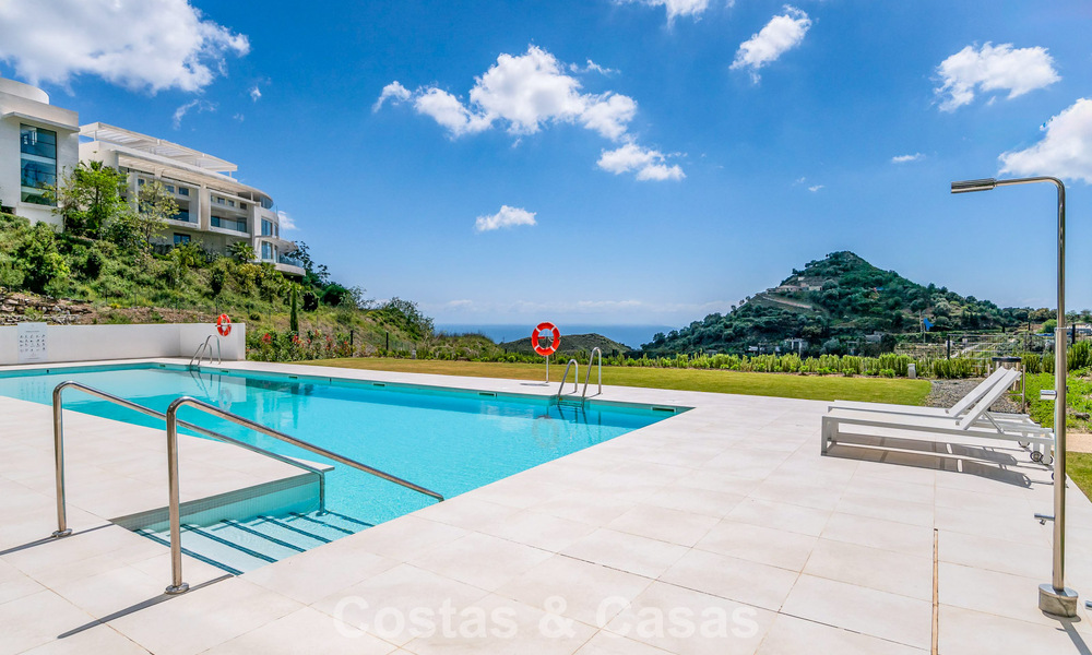 Contemporain luxe appartement met zeezicht te koop in een boutique complex nabij Marbella stad 784620