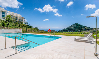 Contemporain luxe appartement met zeezicht te koop in een boutique complex nabij Marbella stad 784620 