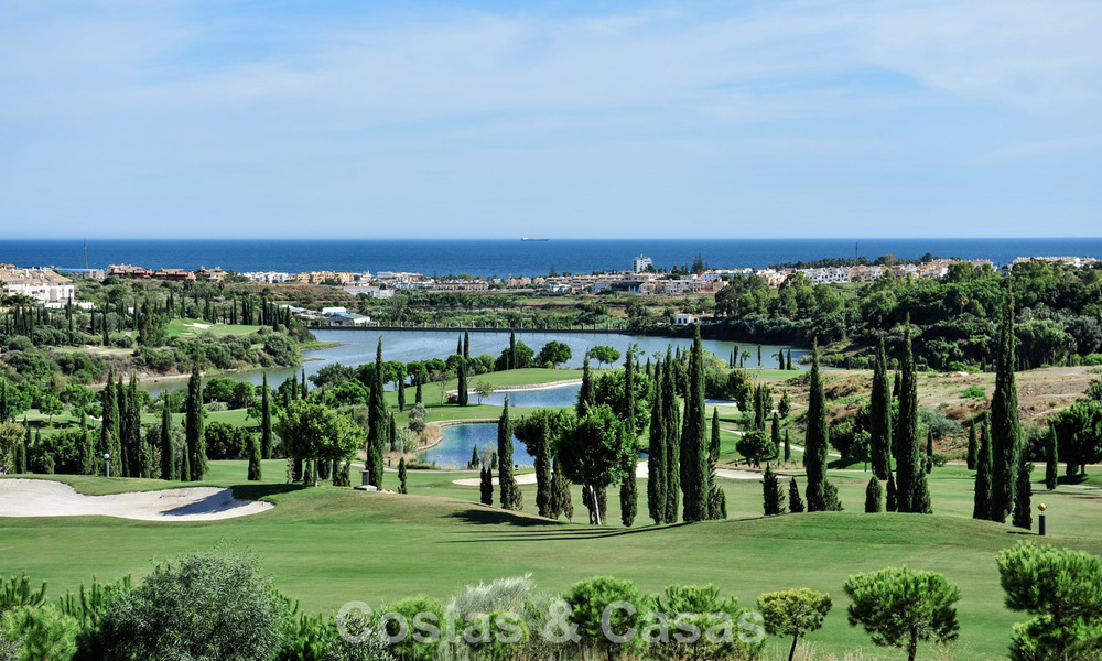 Appartementen te koop in Four Seasons in Los Flamingos Golf, Benahavis - Marbella 784506