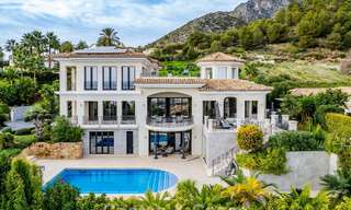 Indrukwekkende villa met authentieke architectuur en zeezicht te koop in Sierra Blanca op Marbella’s Golden Mile 784633 