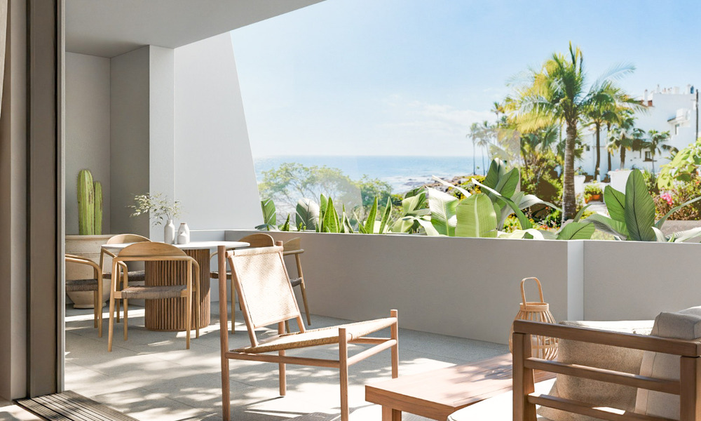 Gerenoveerd appartement met zeezicht te koop in een frontlijn strandcomplex op loopafstand van Puerto Banus, Marbella 784676