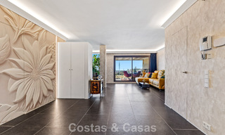 Gemoderniseerd luxe appartement met panoramische zeezicht te koop in Golfresort te Marbella - Benahavis 784843 
