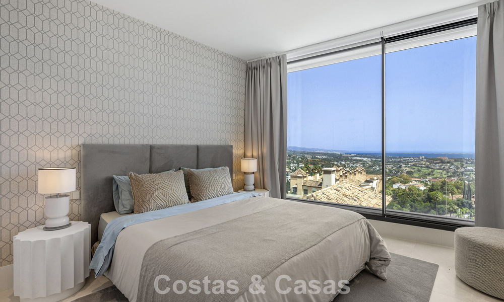 Duplex appartement met villa-allure te koop in een luxueus complex in La Quinta, Marbella - Benahavis 784854