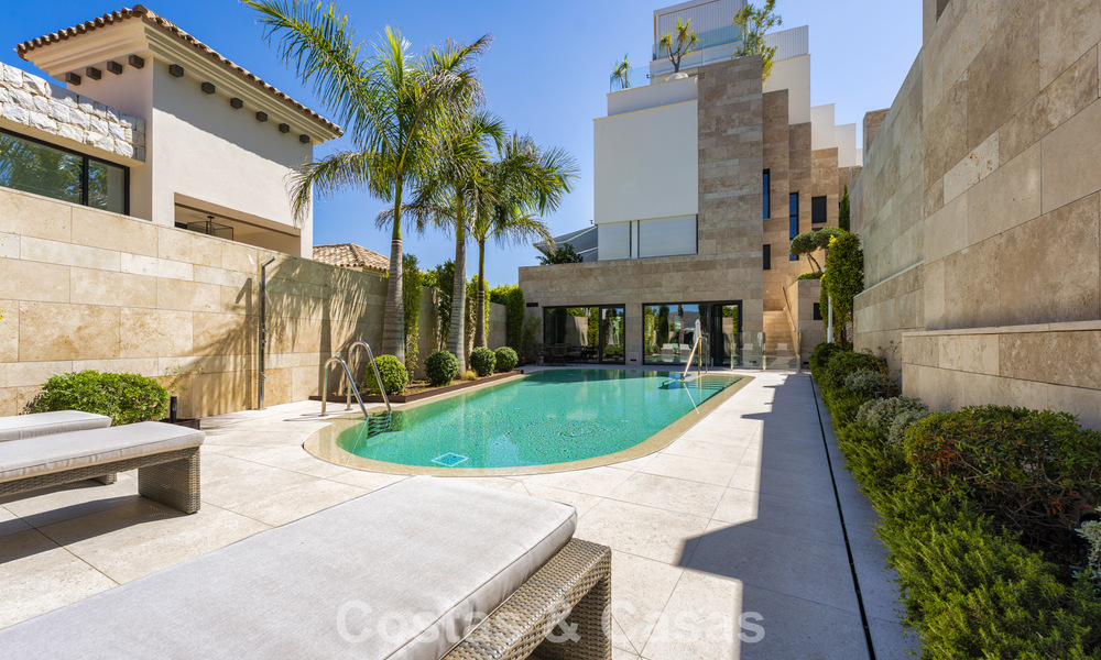 Duplex appartement met villa-allure te koop in een luxueus complex in La Quinta, Marbella - Benahavis 784864