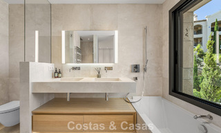 Duplex appartement met villa-allure te koop in een luxueus complex in La Quinta, Marbella - Benahavis 784866 