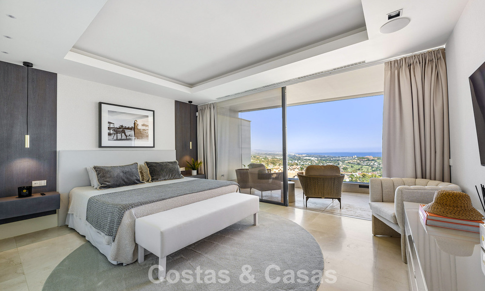 Duplex appartement met villa-allure te koop in een luxueus complex in La Quinta, Marbella - Benahavis 784868