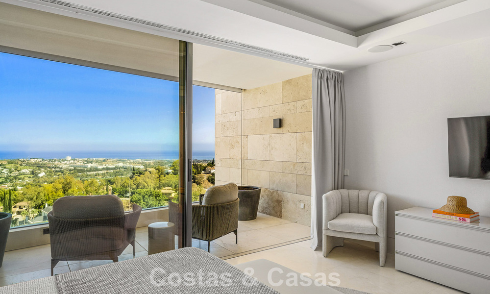 Duplex appartement met villa-allure te koop in een luxueus complex in La Quinta, Marbella - Benahavis 784869