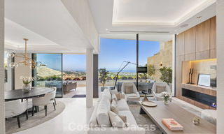 Duplex appartement met villa-allure te koop in een luxueus complex in La Quinta, Marbella - Benahavis 784873 