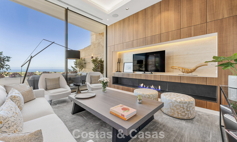 Duplex appartement met villa-allure te koop in een luxueus complex in La Quinta, Marbella - Benahavis 784874