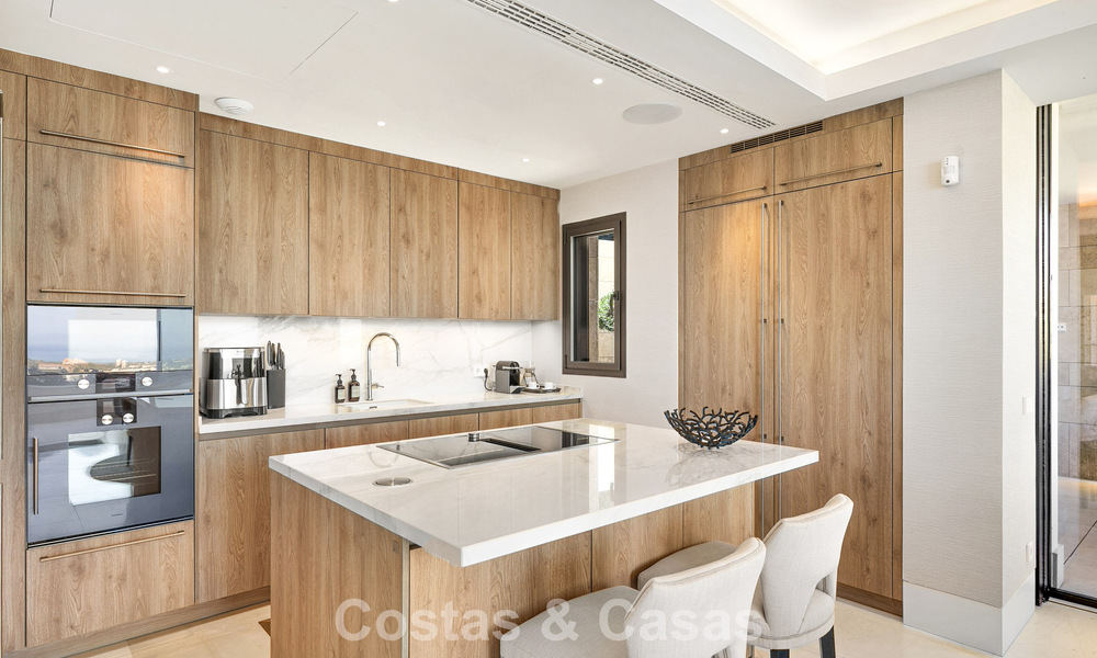 Duplex appartement met villa-allure te koop in een luxueus complex in La Quinta, Marbella - Benahavis 784878