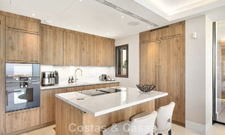 Duplex appartement met villa-allure te koop in een luxueus complex in La Quinta, Marbella - Benahavis 784878 