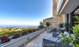 Duplex appartement met villa-allure te koop in een luxueus complex in La Quinta, Marbella - Benahavis 784880 