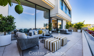 Duplex appartement met villa-allure te koop in een luxueus complex in La Quinta, Marbella - Benahavis 784883 