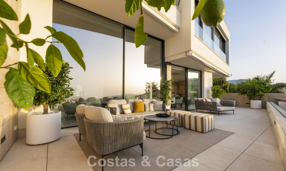 Duplex appartement met villa-allure te koop in een luxueus complex in La Quinta, Marbella - Benahavis 784886