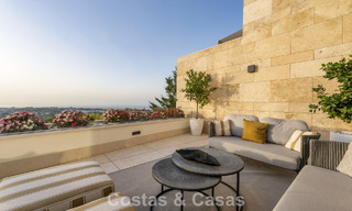 Duplex appartement met villa-allure te koop in een luxueus complex in La Quinta, Marbella - Benahavis 784887 