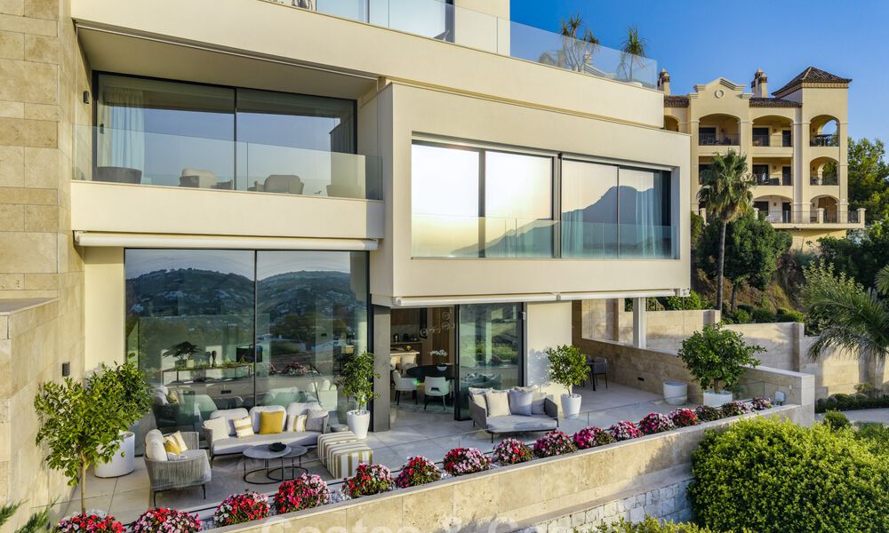 Duplex appartement met villa-allure te koop in een luxueus complex in La Quinta, Marbella - Benahavis 784891