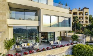Duplex appartement met villa-allure te koop in een luxueus complex in La Quinta, Marbella - Benahavis 784891 