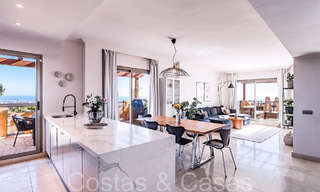 Instapklaar, luxe penthouse met panoramische zichten op golf, zee en bergen te koop in Benahavis - Marbella 784803 