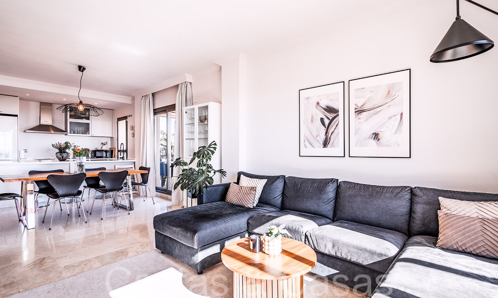 Instapklaar, luxe penthouse met panoramische zichten op golf, zee en bergen te koop in Benahavis - Marbella 784805