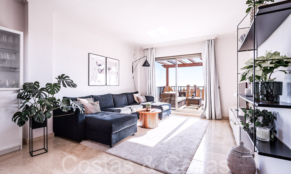 Instapklaar, luxe penthouse met panoramische zichten op golf, zee en bergen te koop in Benahavis - Marbella 784806