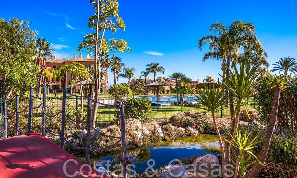 Instapklaar, luxe penthouse met panoramische zichten op golf, zee en bergen te koop in Benahavis - Marbella 784808