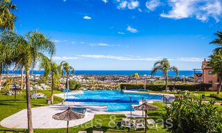 Instapklaar, luxe penthouse met panoramische zichten op golf, zee en bergen te koop in Benahavis - Marbella 784811 