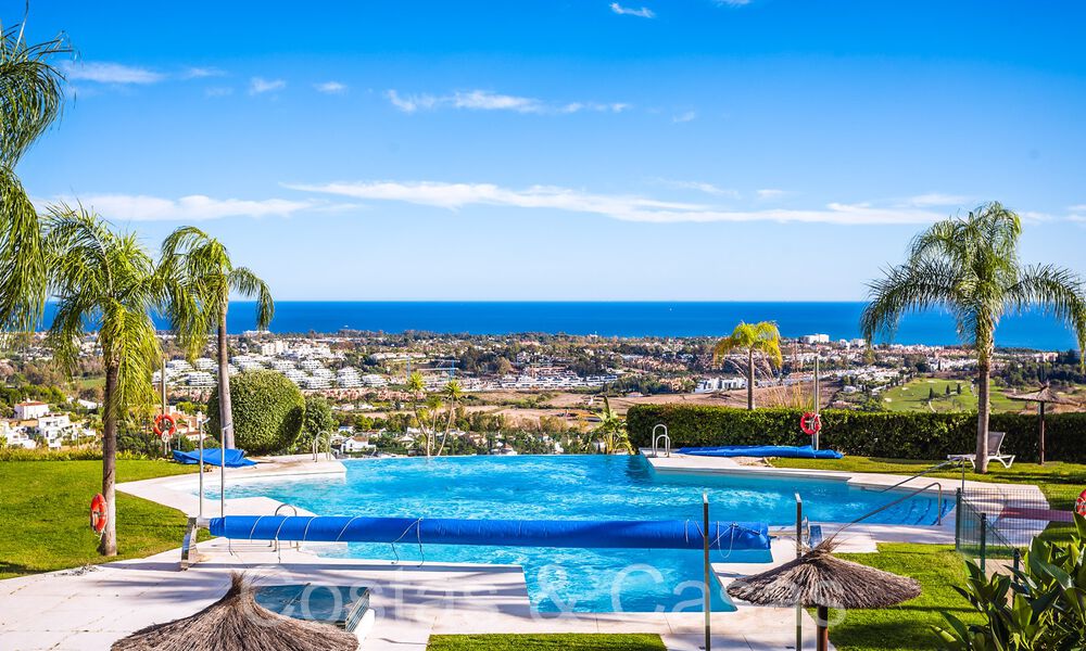 Instapklaar, luxe penthouse met panoramische zichten op golf, zee en bergen te koop in Benahavis - Marbella 784812