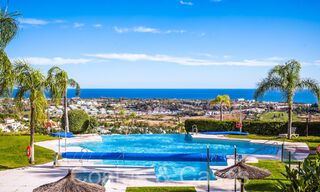 Instapklaar, luxe penthouse met panoramische zichten op golf, zee en bergen te koop in Benahavis - Marbella 784812 