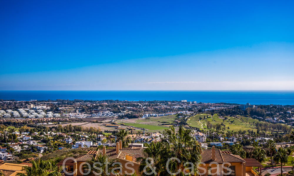 Instapklaar, luxe penthouse met panoramische zichten op golf, zee en bergen te koop in Benahavis - Marbella 784822