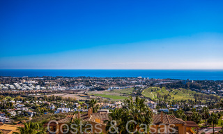 Instapklaar, luxe penthouse met panoramische zichten op golf, zee en bergen te koop in Benahavis - Marbella 784822 