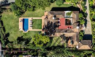 Prachtige, mediterrane luxevilla te koop in een afgeschermde urbanisatie op de Golden Mile van Marbella 785110 