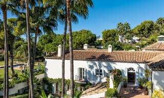 Prachtige, mediterrane luxevilla te koop in een afgeschermde urbanisatie op de Golden Mile van Marbella 785113 