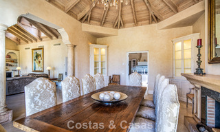 Prachtige, mediterrane luxevilla te koop in een afgeschermde urbanisatie op de Golden Mile van Marbella 785118 