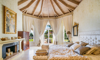 Prachtige, mediterrane luxevilla te koop in een afgeschermde urbanisatie op de Golden Mile van Marbella 785120 