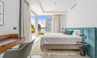 Instapklare, contemporaine luxevilla te koop aan de golfbaan op de New Golden Mile, Marbella - Estepona 785139 